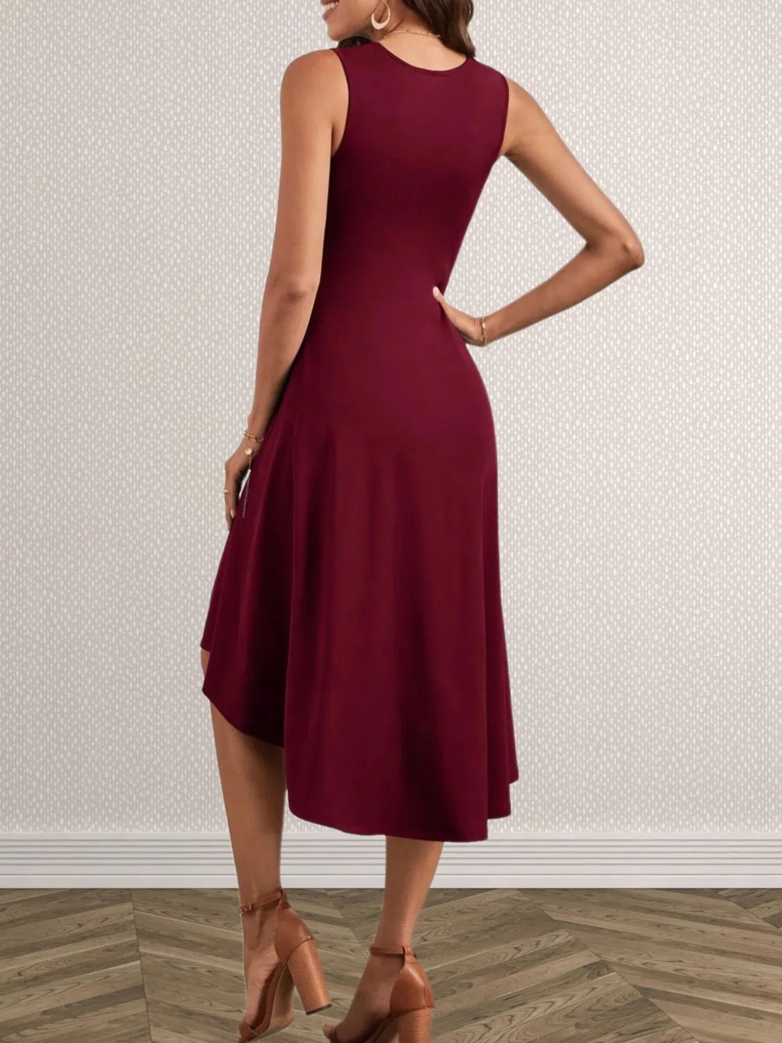 Ruched Round Neck Sleeveless Dress (13)