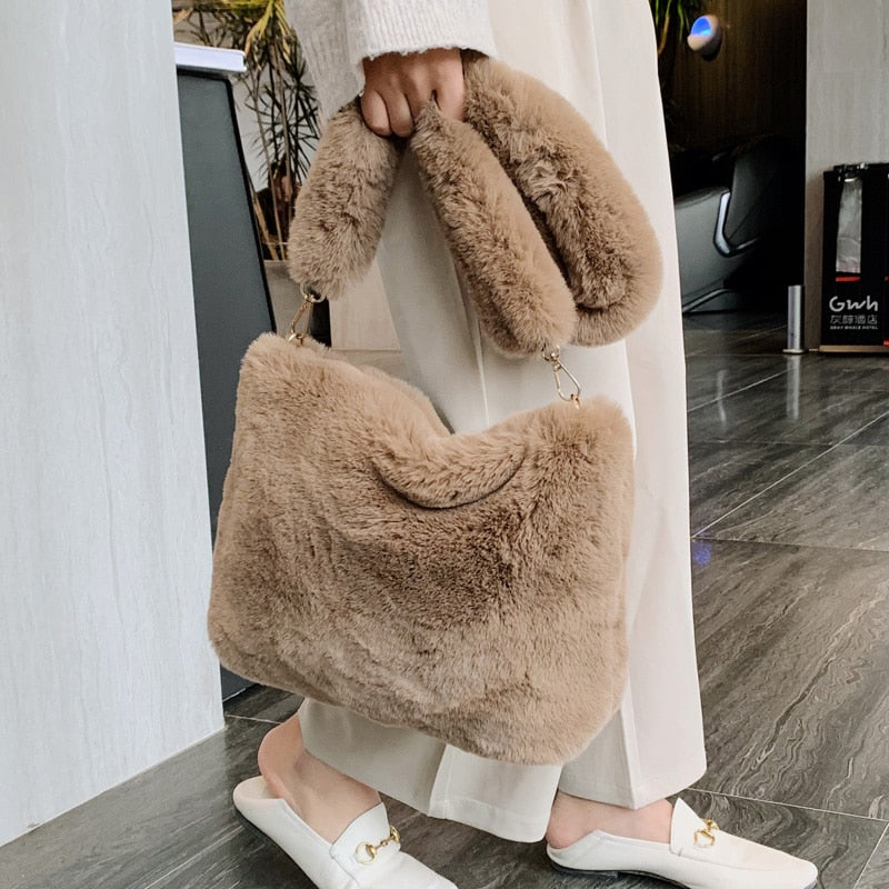 Korean Retro One-shoulder Messenger Plush Bag photo 3