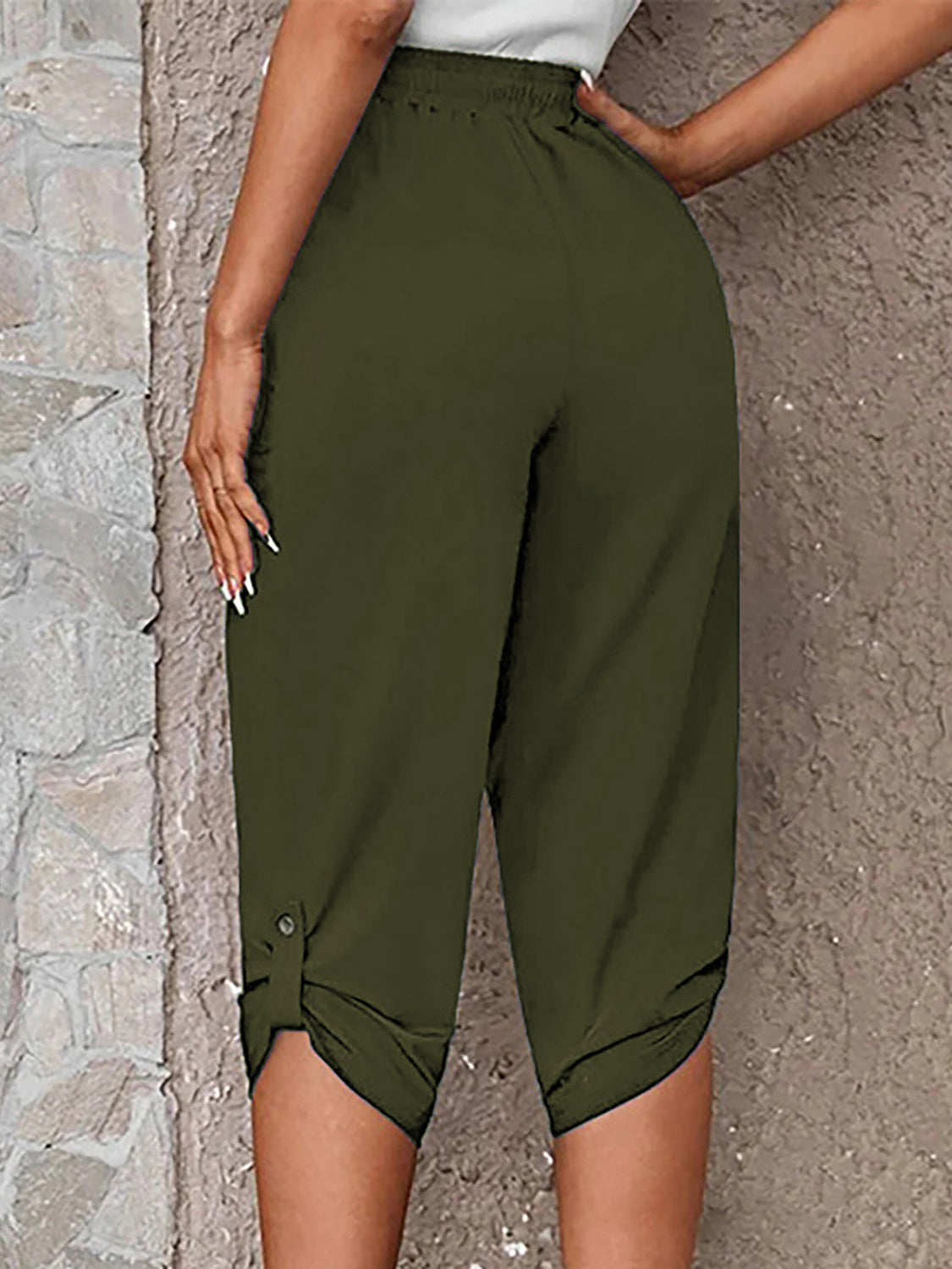 Full Size Roll-tab Capris Pants (9)