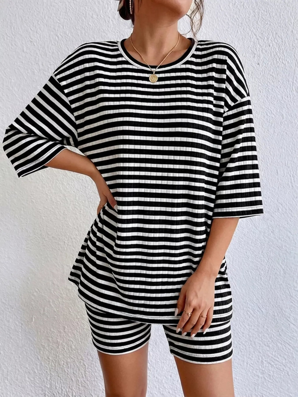 Striped Round Neck Top Shorts Set (7)