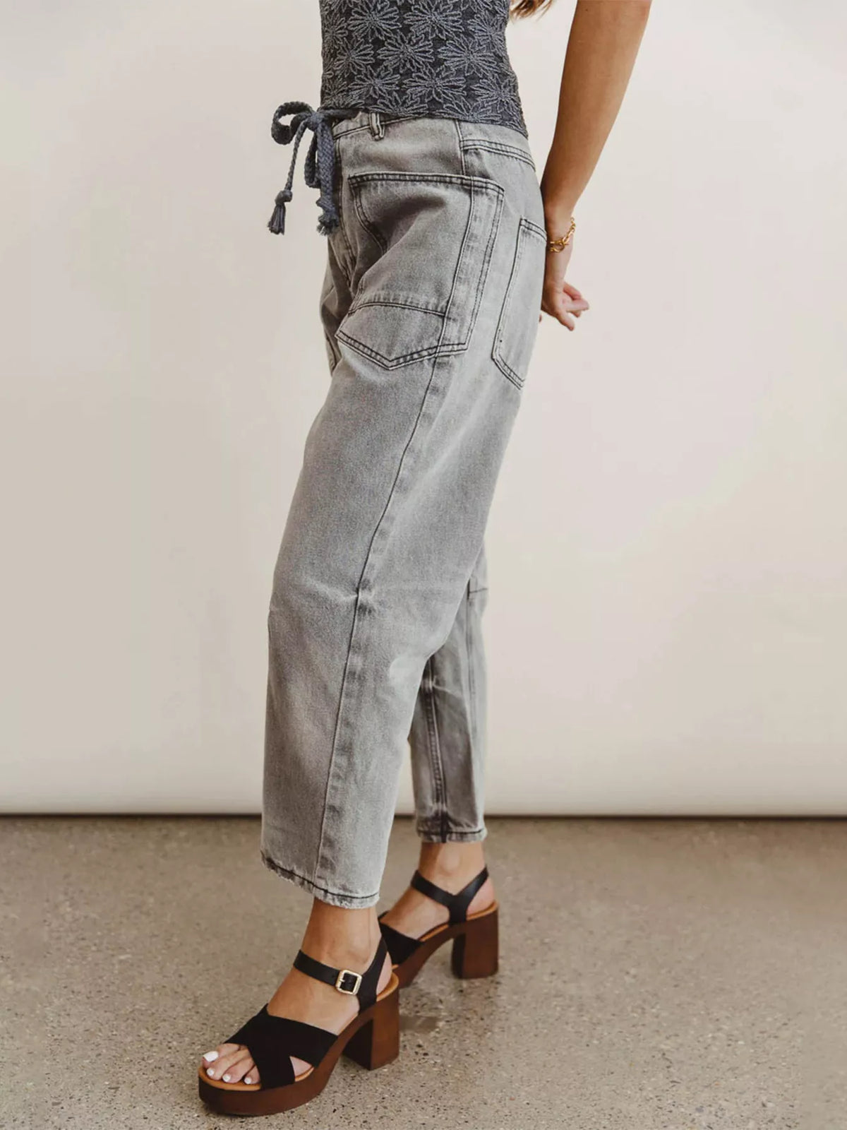Drawstring Wide Leg Cropped Jeans (2)