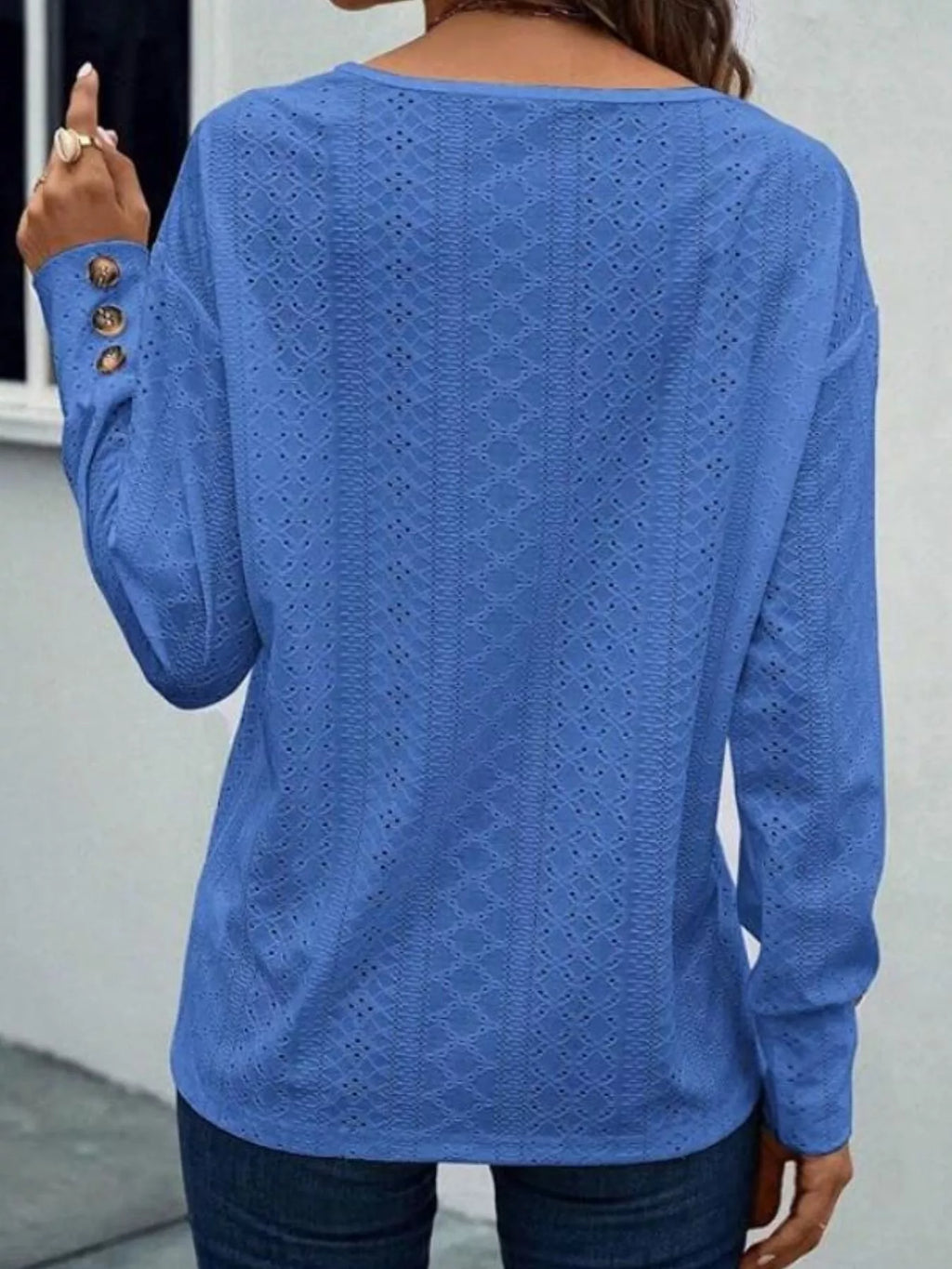 Eyelet V-neck Long Sleeve T-shirt (11)
