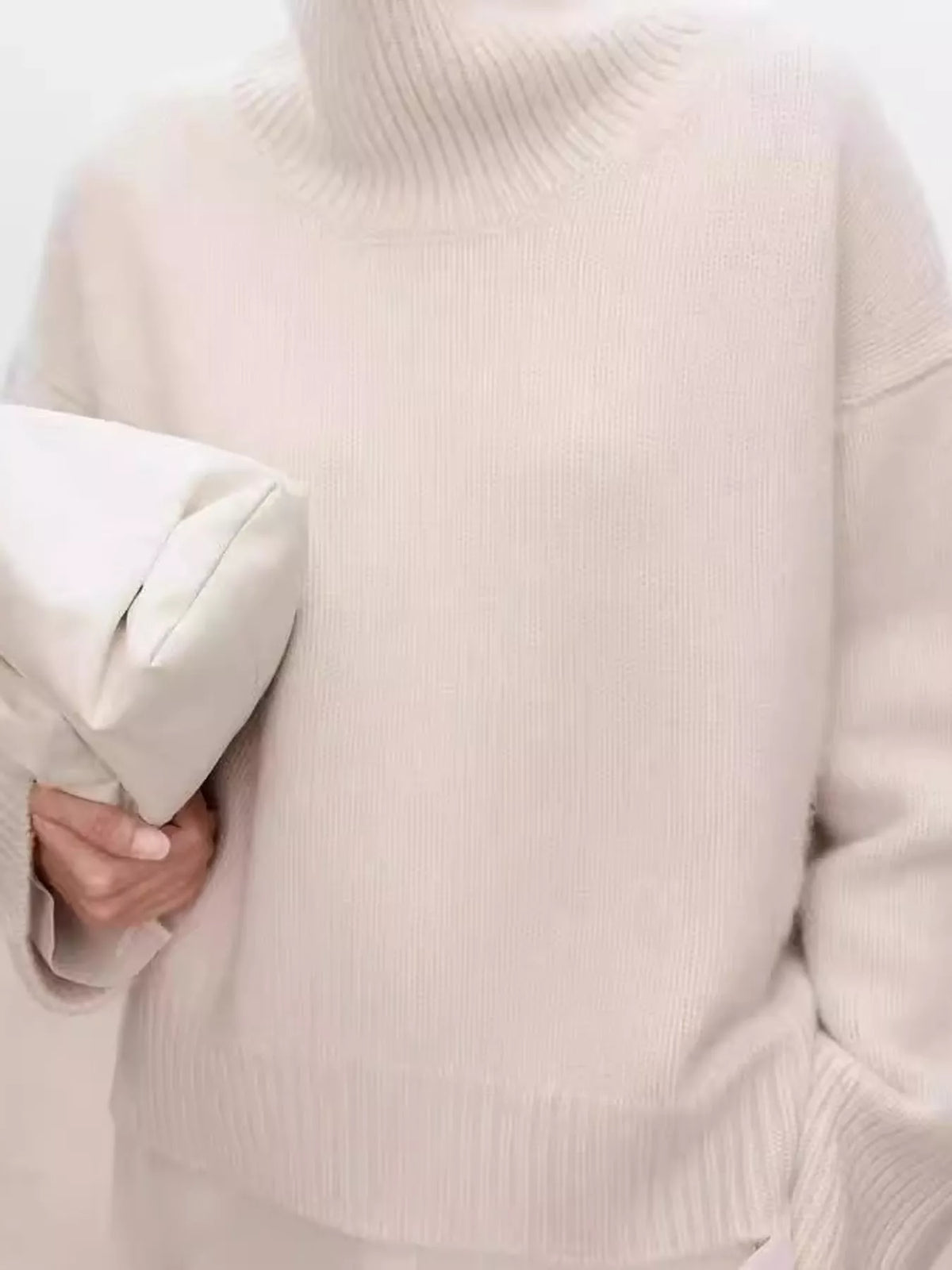 Oversized Turtleneck Wool Sweater (9)