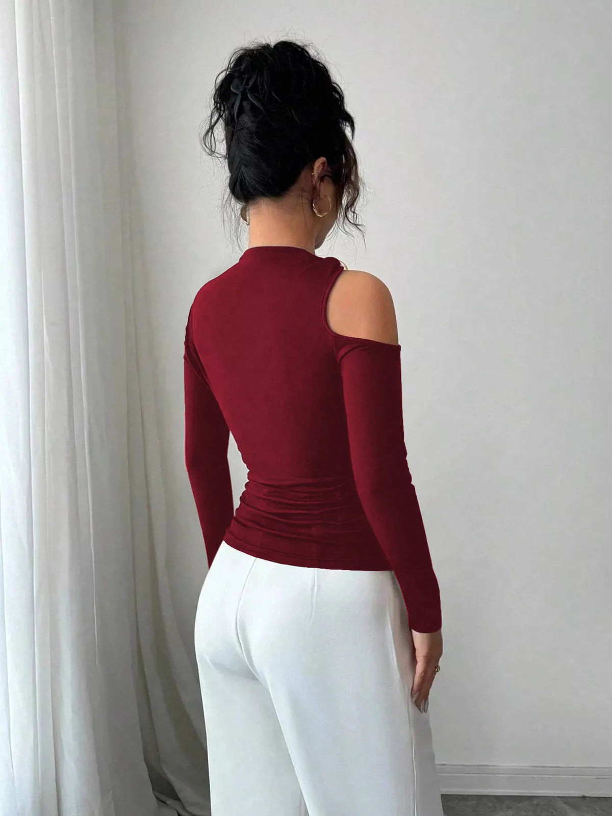 Cutout One-shoulder Long Sleeve T-shirt (12)
