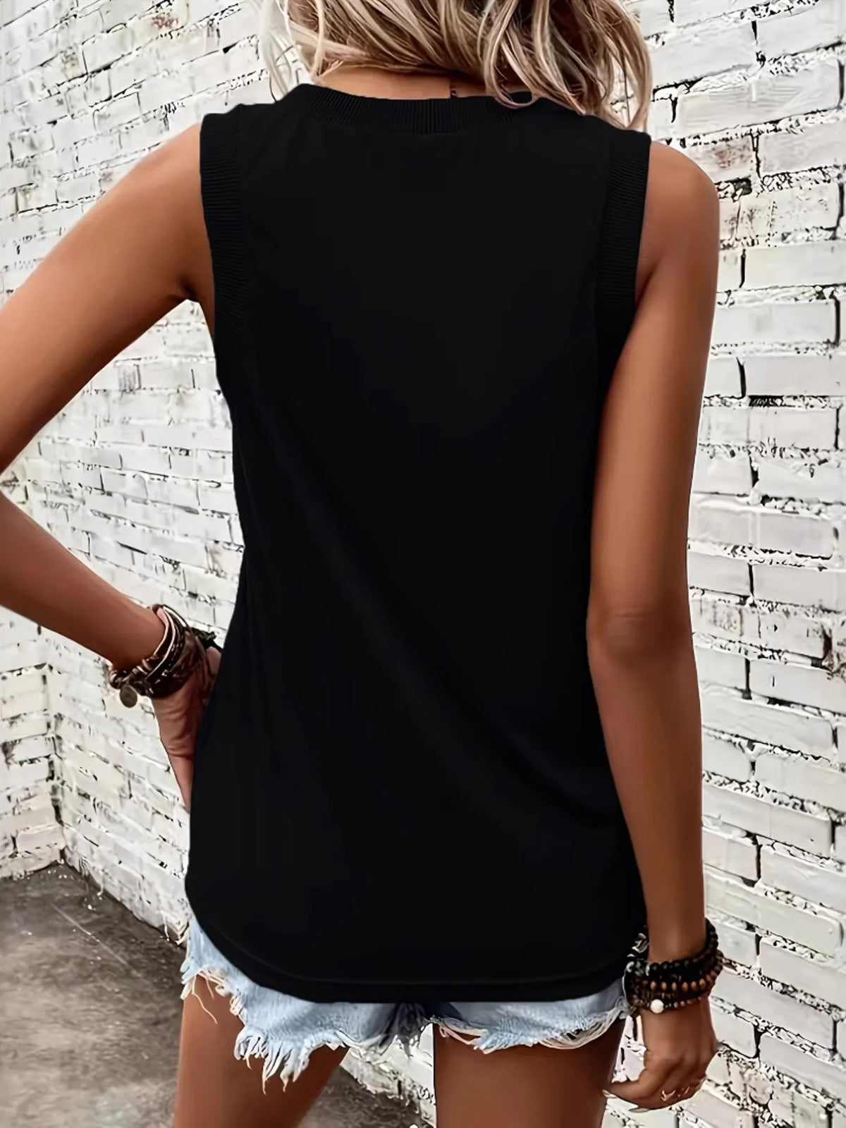 Breathable V-neck Ribbed-band Tank Top (15)