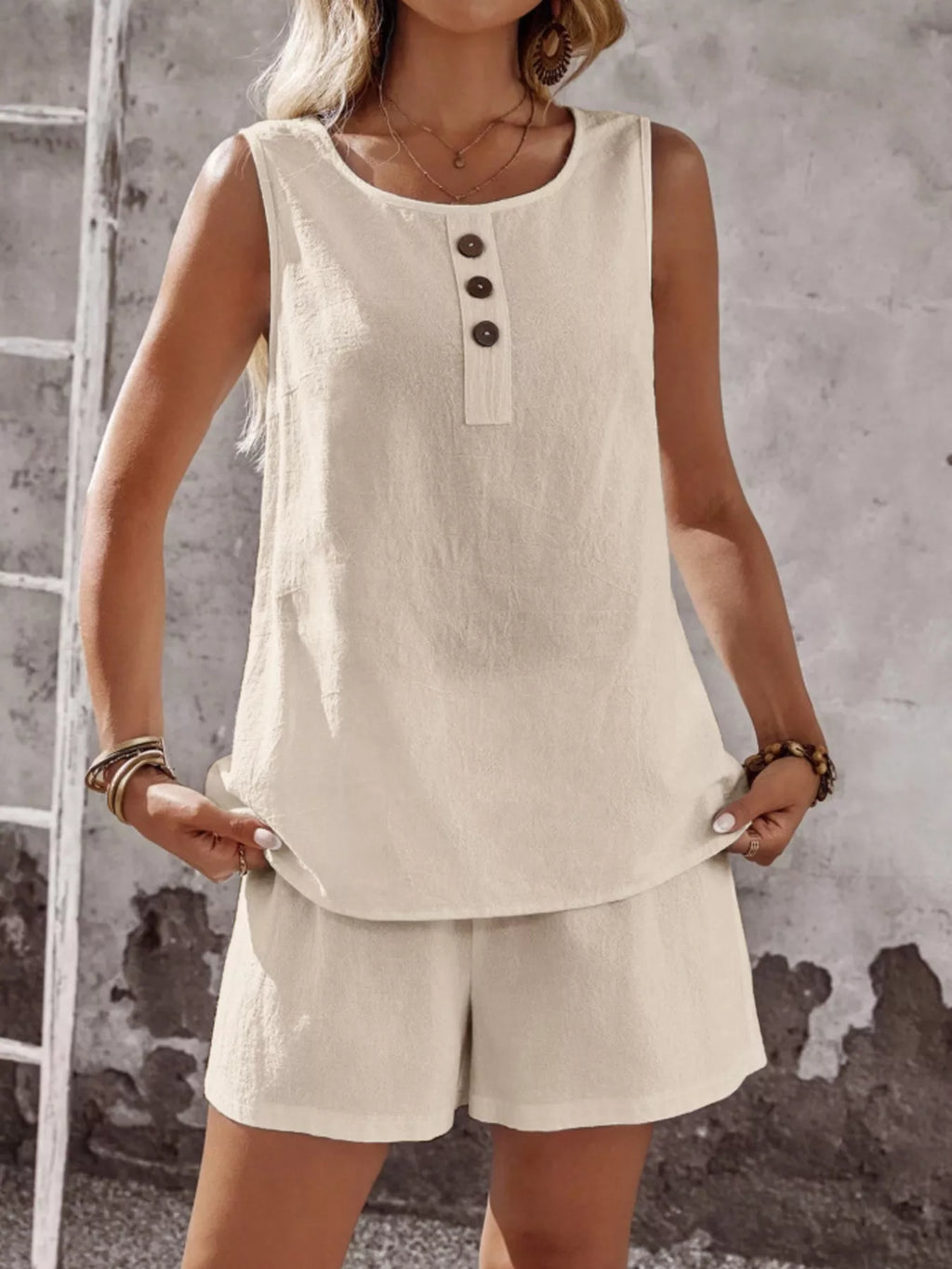 Decor Button Round Neck Tank Shorts Set (3)