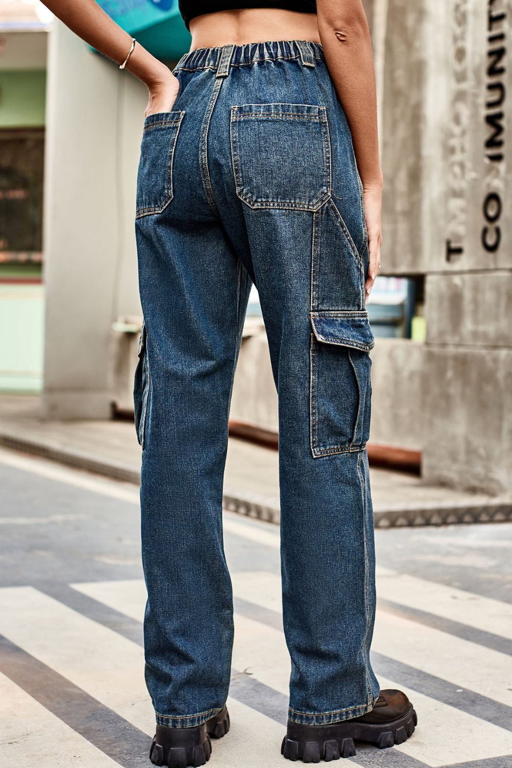 Loose Fit Long Pants Pockets (2)