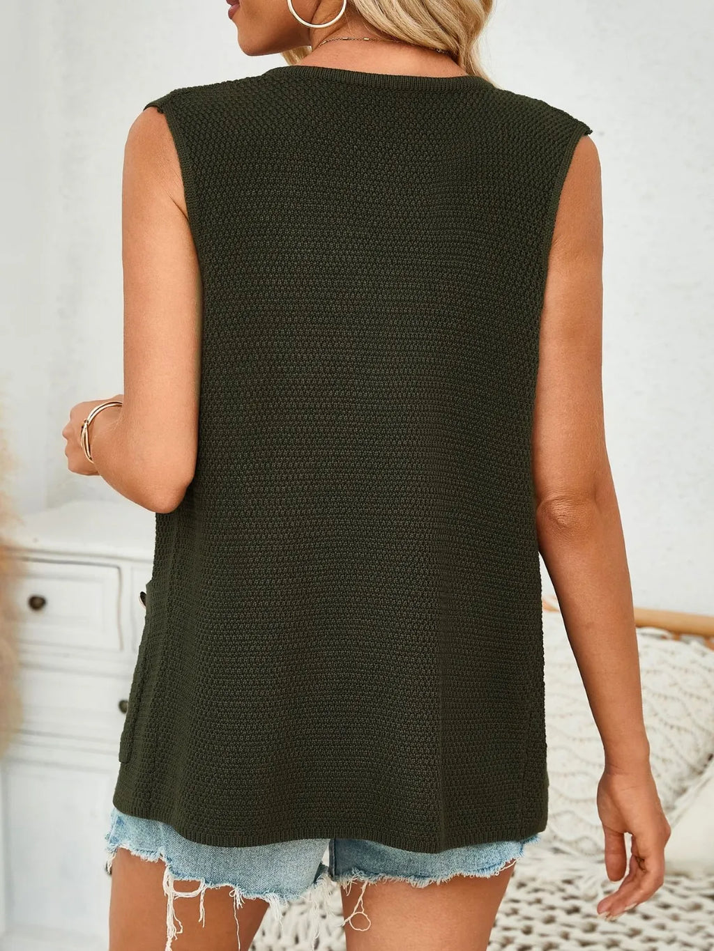 Button Down Round Neck Knit Vest (2)