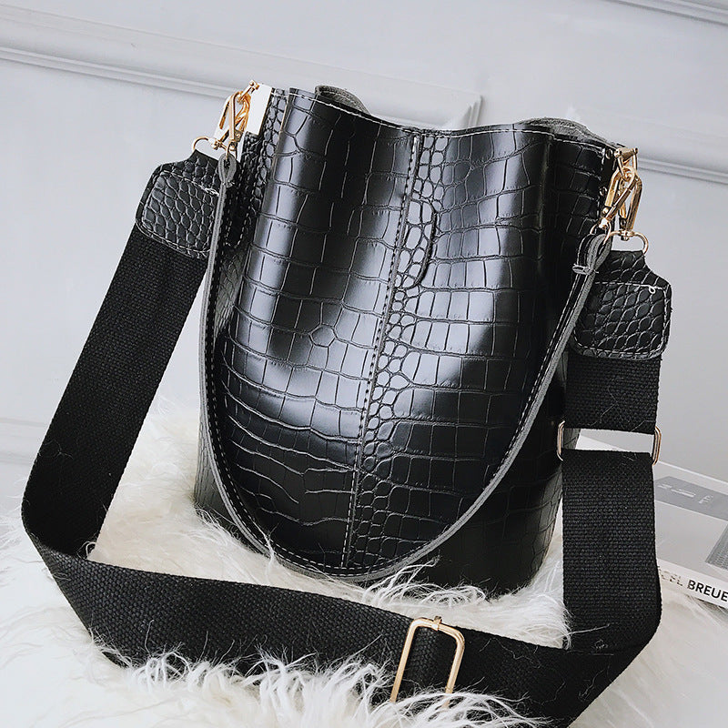 Handbag Shoulder Bag Bucket photo 1