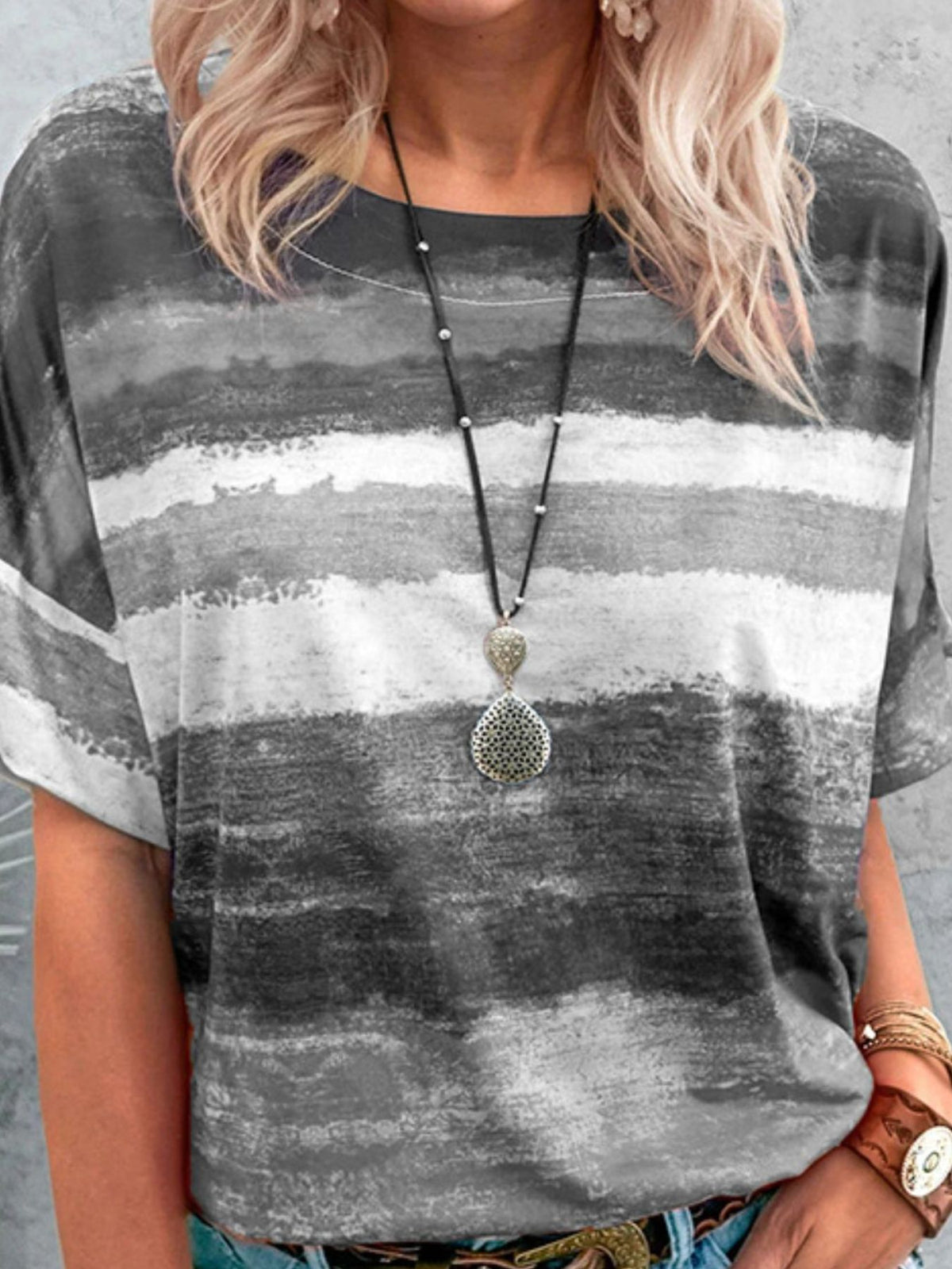 Contrast Round Neck Casual T-shirt (20)