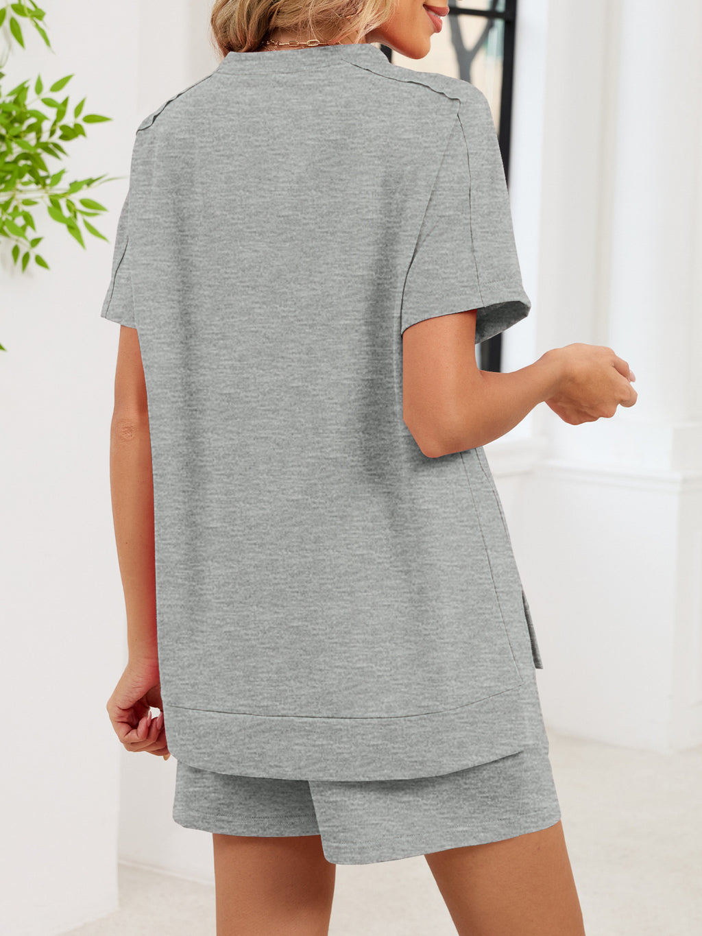 Round Neck Short Sleeve T-shirt Shorts Set (4)