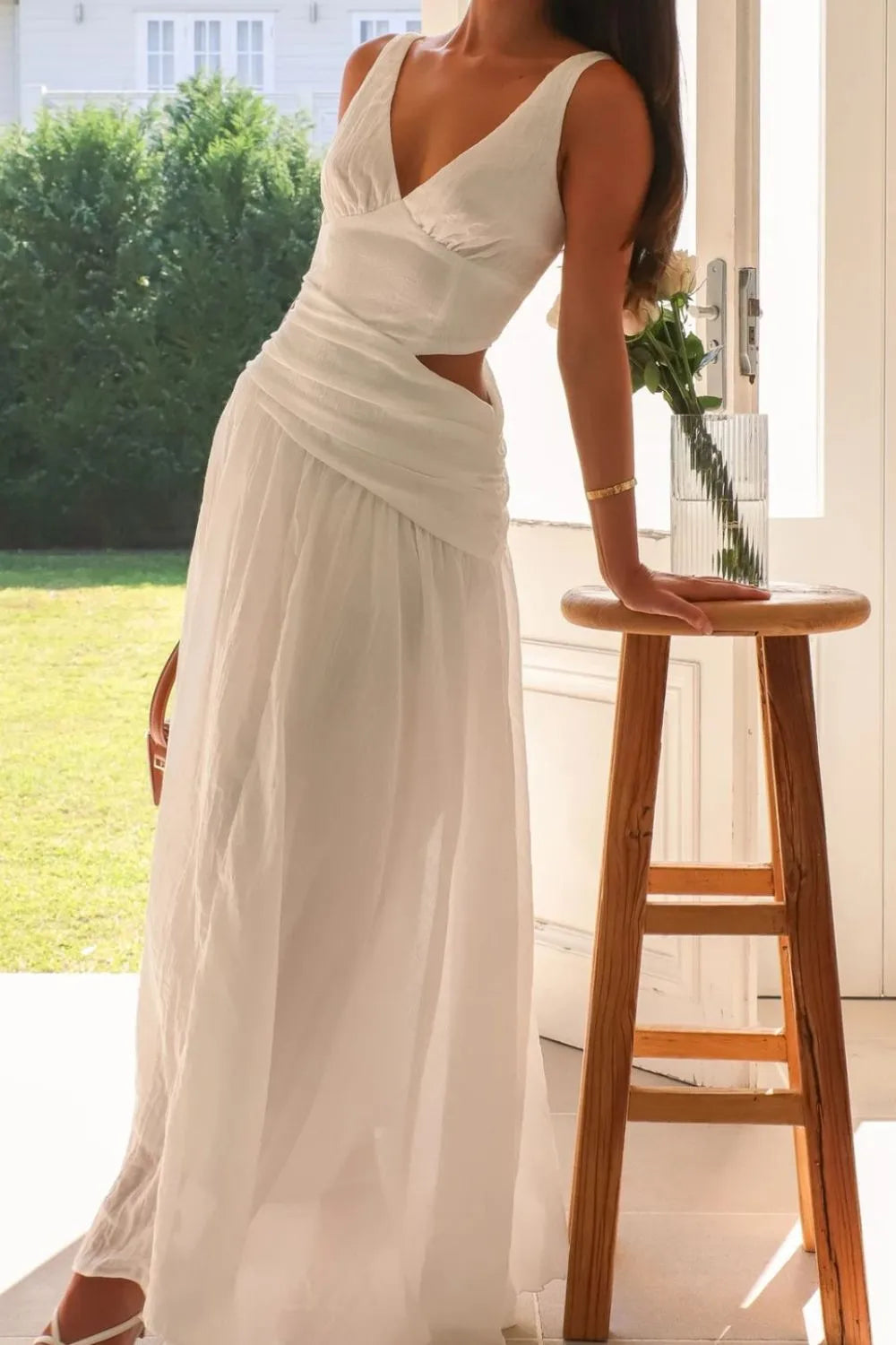 Cutout Back V-neck Dress (3)