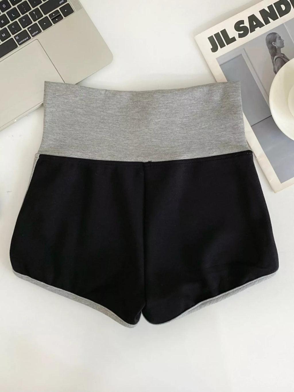 High Waist Contrast Trim Shorts (12)