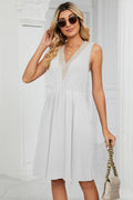 Contrast V-neck Sleeveless Dress (4)