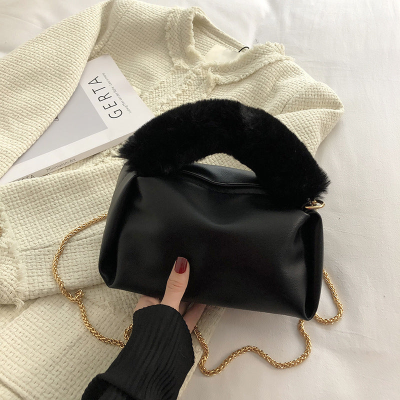 Solid Color One-shoulder Chain Plush Handbag photo 2