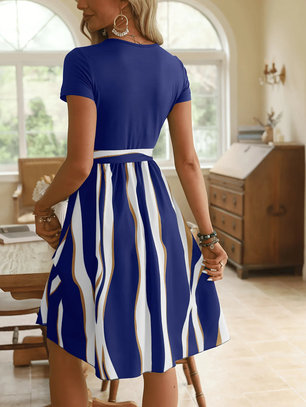 Striped Short Sleeve Tie Waist Dress (27)