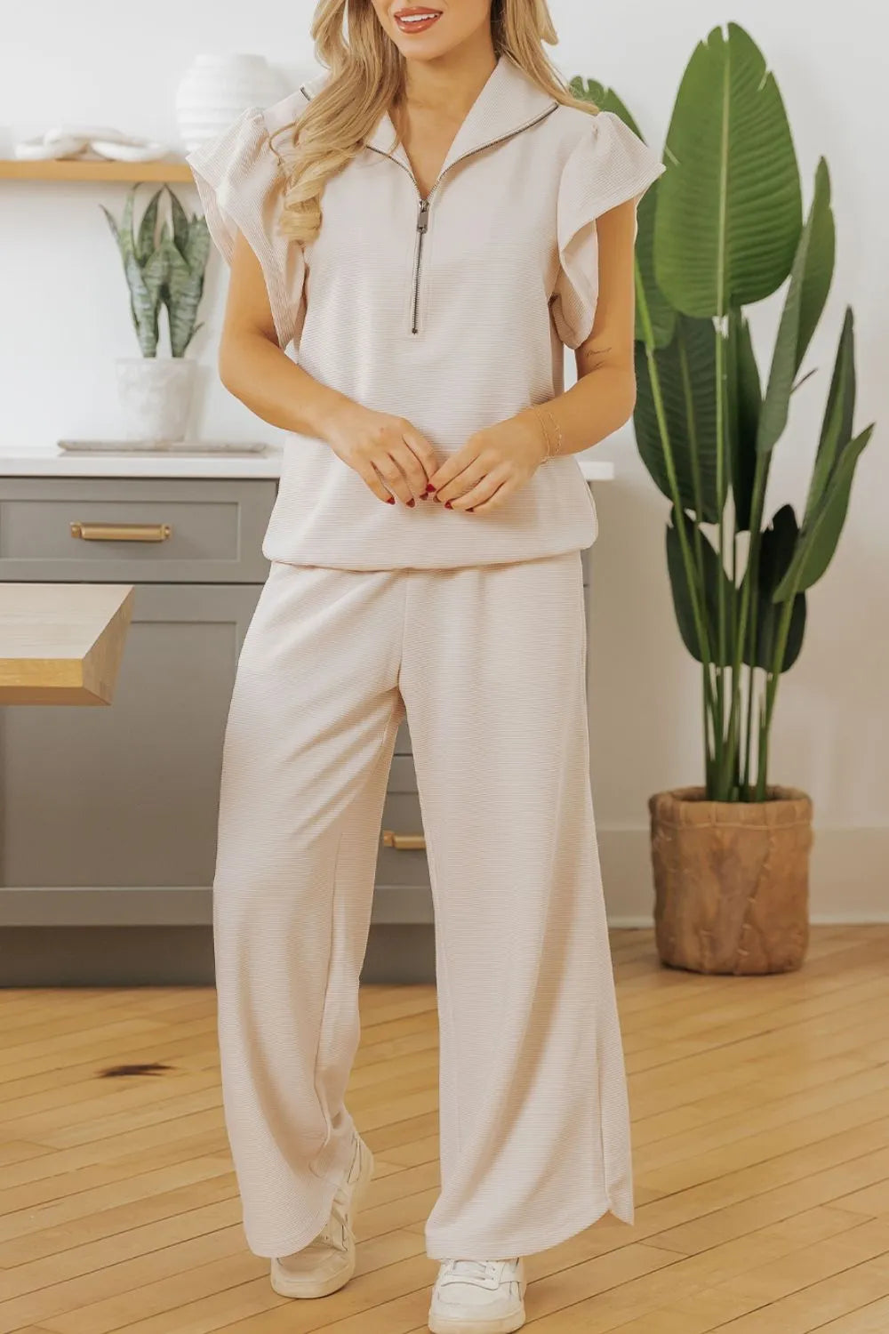 Textured Ruffled Sleeve Zipped Top Wide Leg Pants Set (3)
