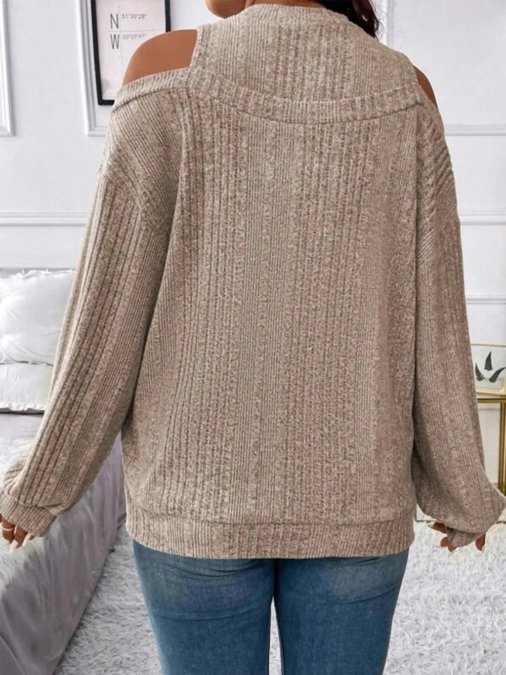 Round Neck Cold Shoulder Sweater (4)
