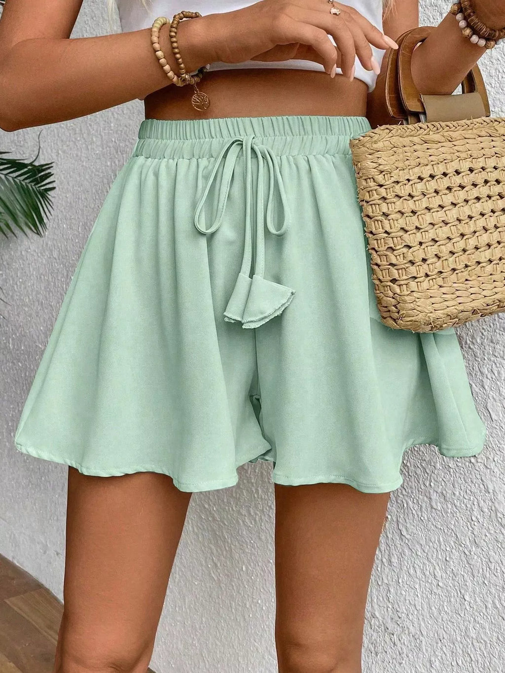 Flowy Drawstring Waist Shorts (3)