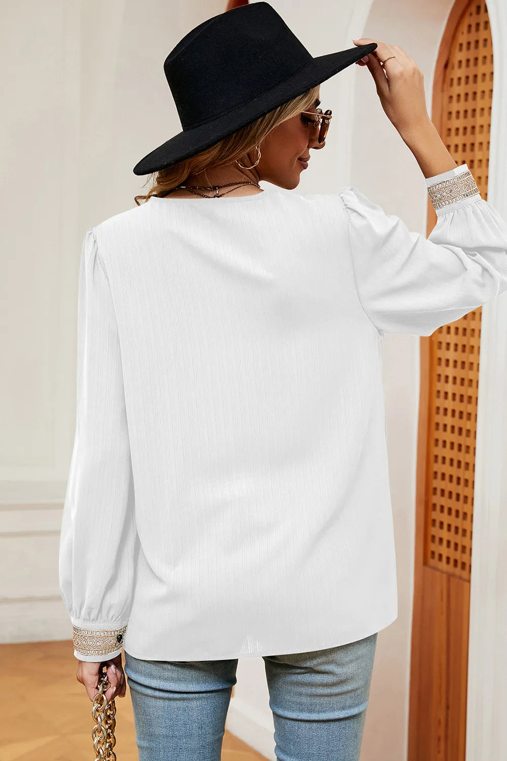 V-neck Long Sleeve T-shirt (3)