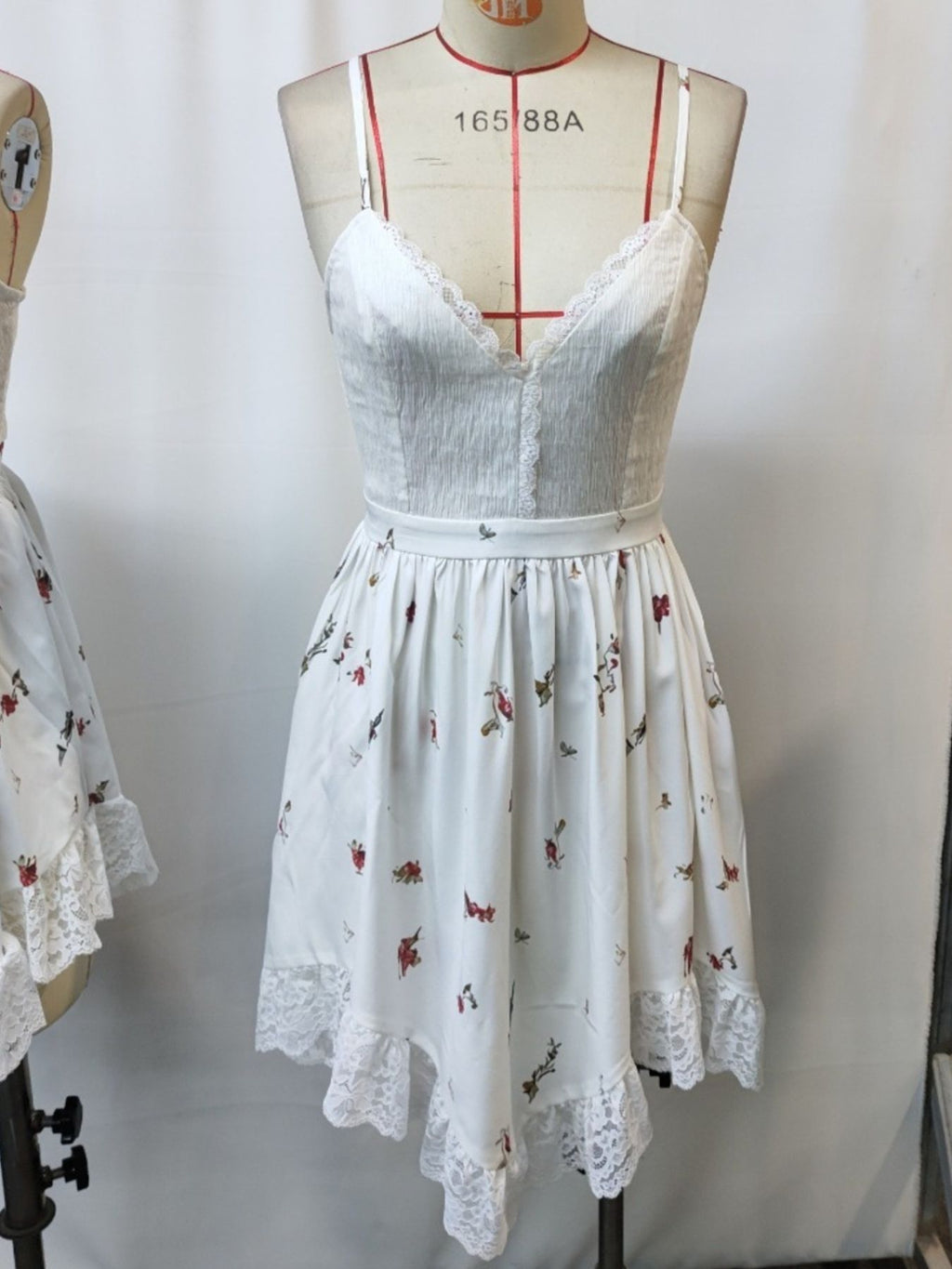 Floral Print Lace Trimmed Asymmetrical Hem Cami Dress (4)