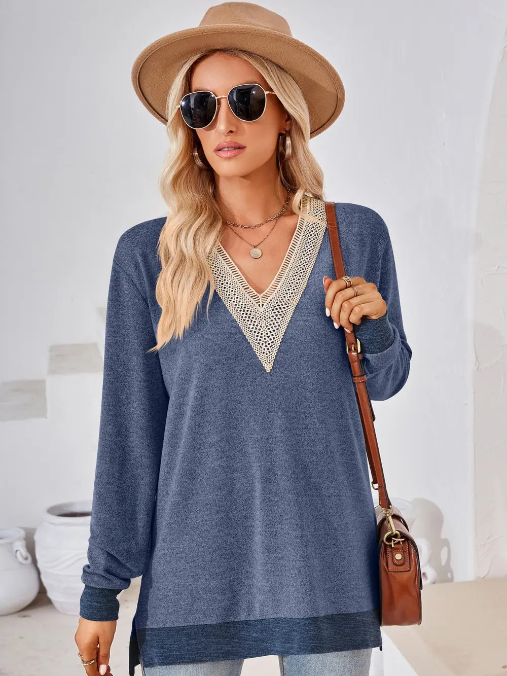 Crochet Contrast V-neck Long Sleeve Slit T-shirt (3)