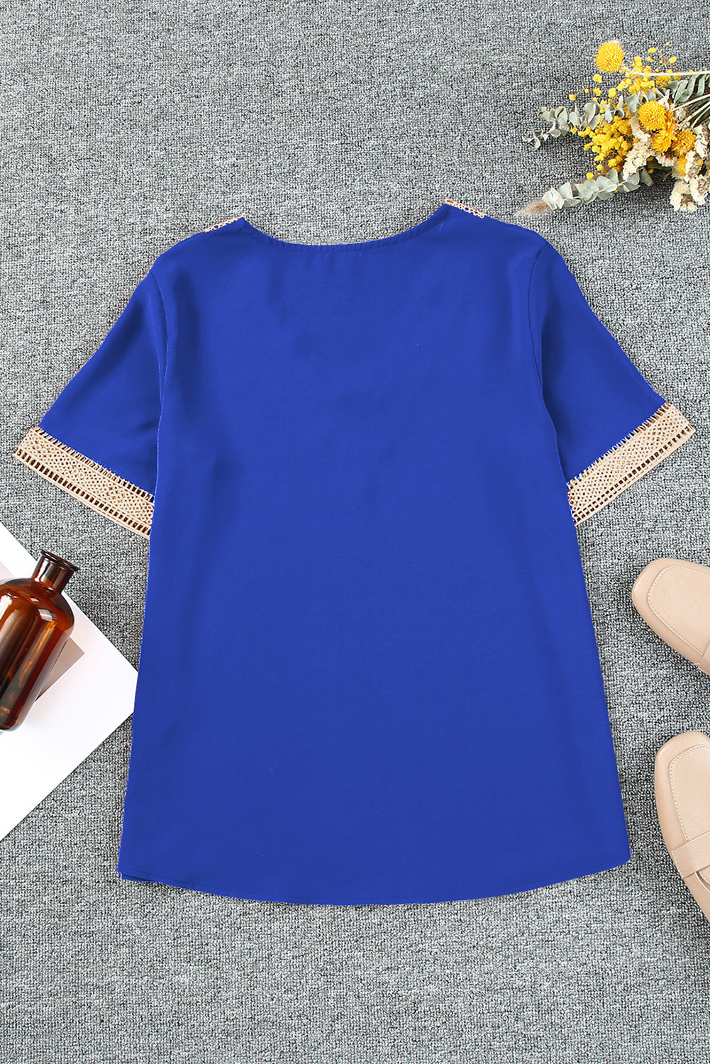 Contrast V-neck Blouse (8)