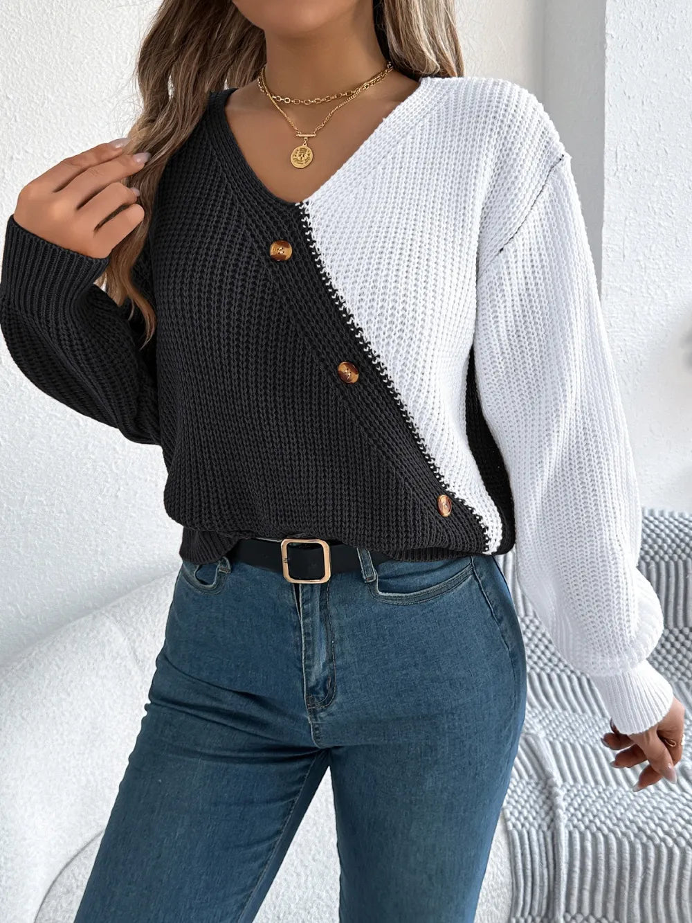 Two-tone V-neck Long Sleeve Sweater (11)