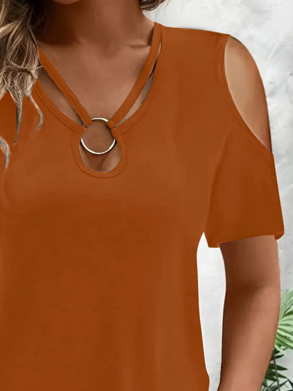 Cold Shoulder T-shirt Metal Ring Detail (16)