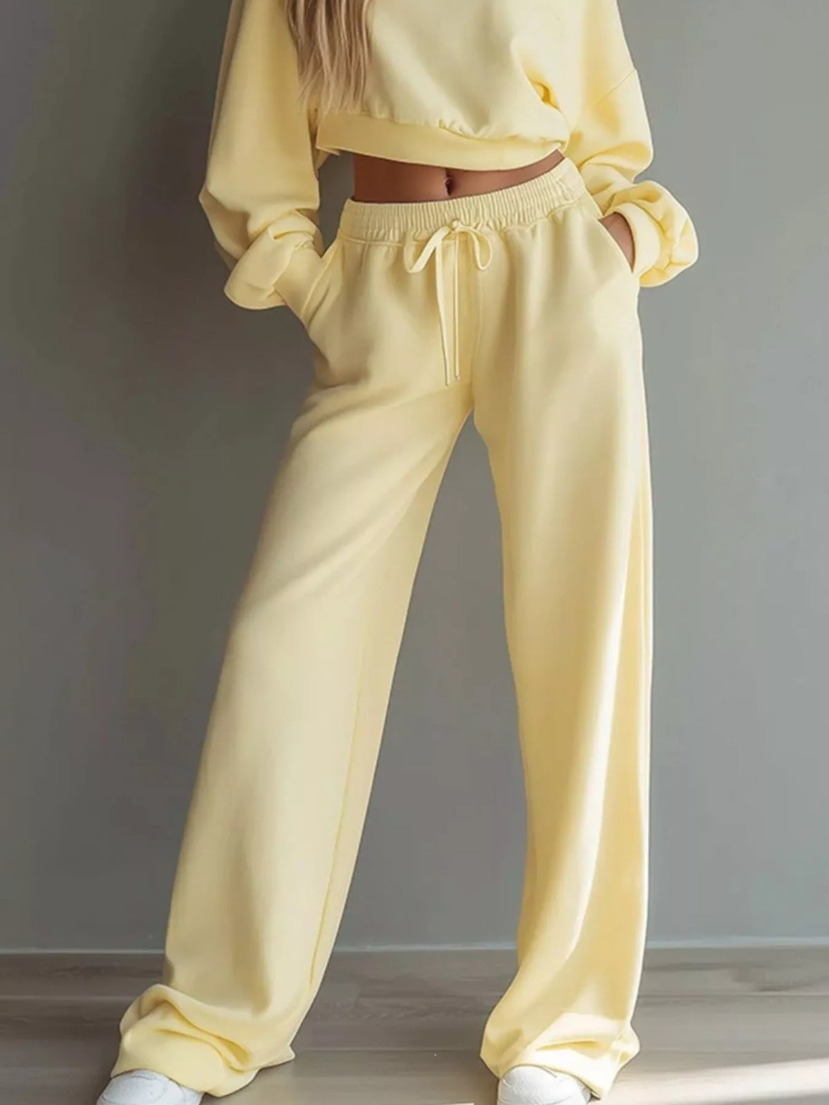 Round Neck Cropped Sweatshirt Wide-leg Pants Set (2)