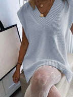 Ribbed V-neck Sleeveless Sweater Vest (5)
