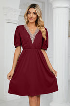 Contrast V-neck Puff Sleeve Pocket Dress (17)