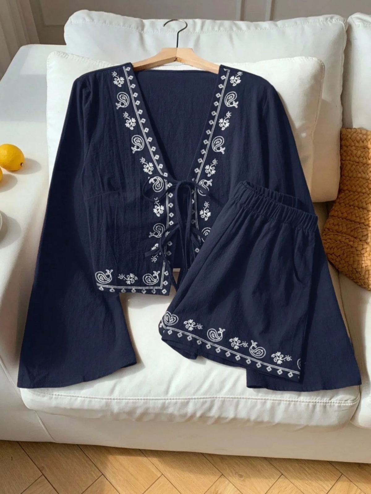 Embroidered Tie-front Top Shorts Set (16)