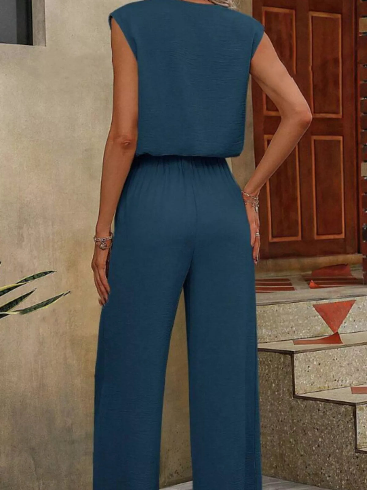 V-neck Sleeveless Tank Wide-leg Pants Set (2)