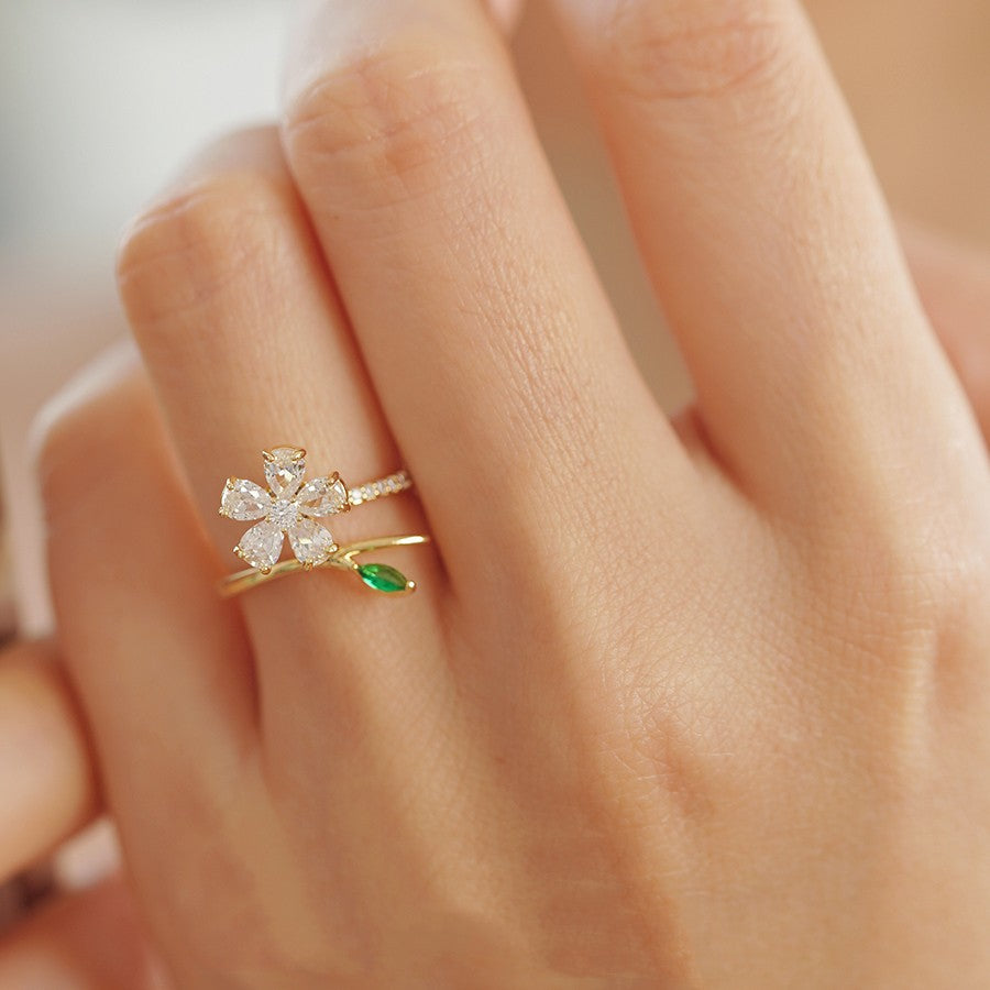 Can Rotate Crystal Cherry Blossom Ring variant CJLX194580801AZ