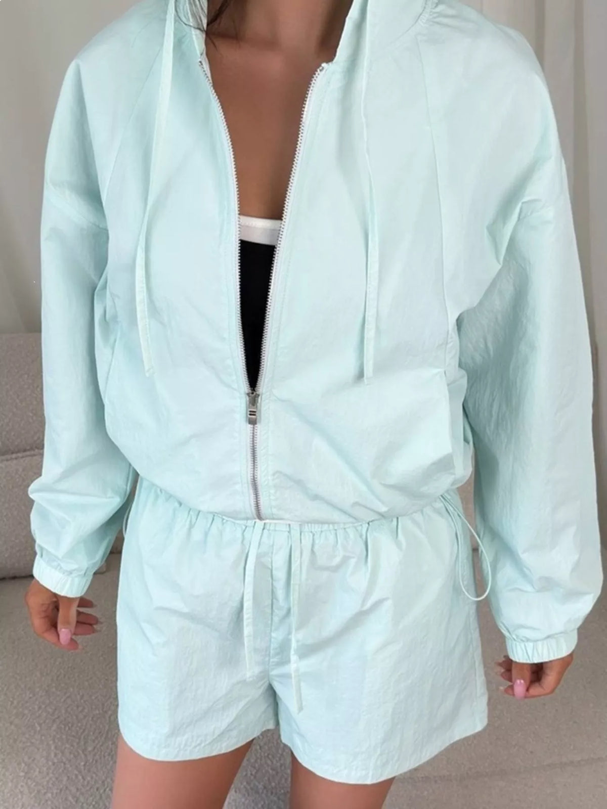 Lightweight Hooded Jacket Shorts Set (22)