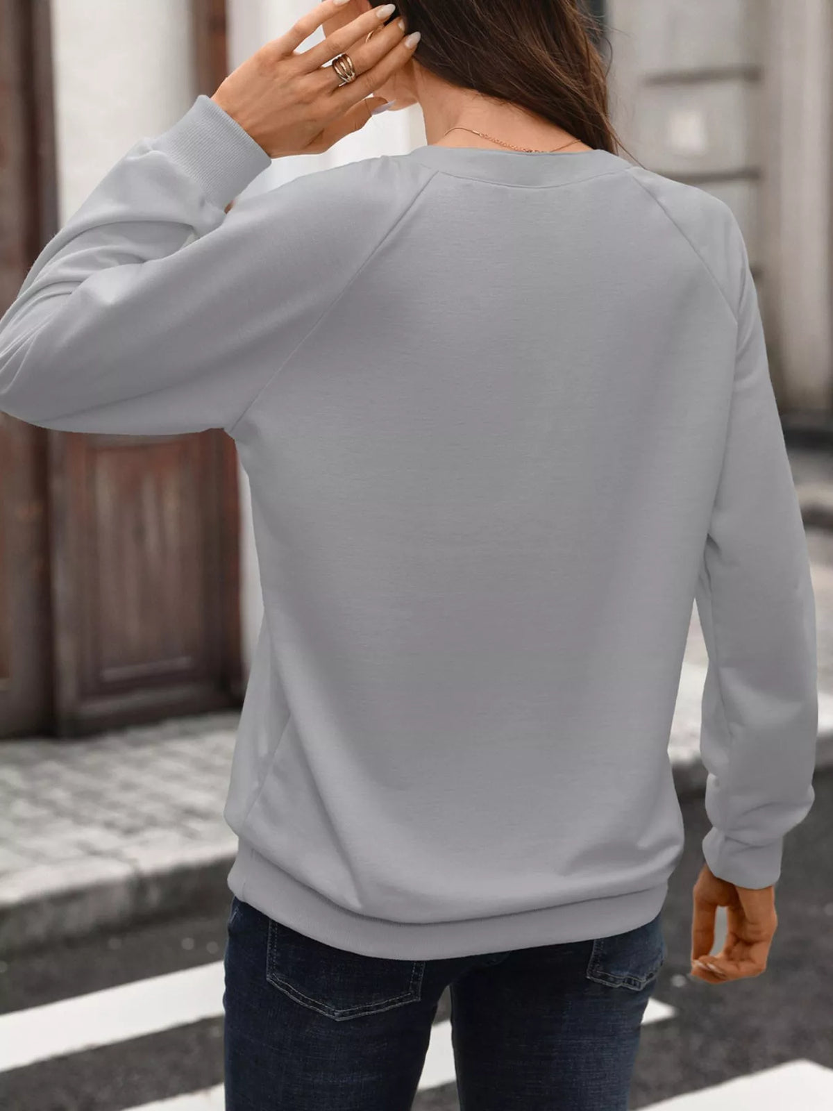Notched Raglan Sleeve Sweatshirt (12)