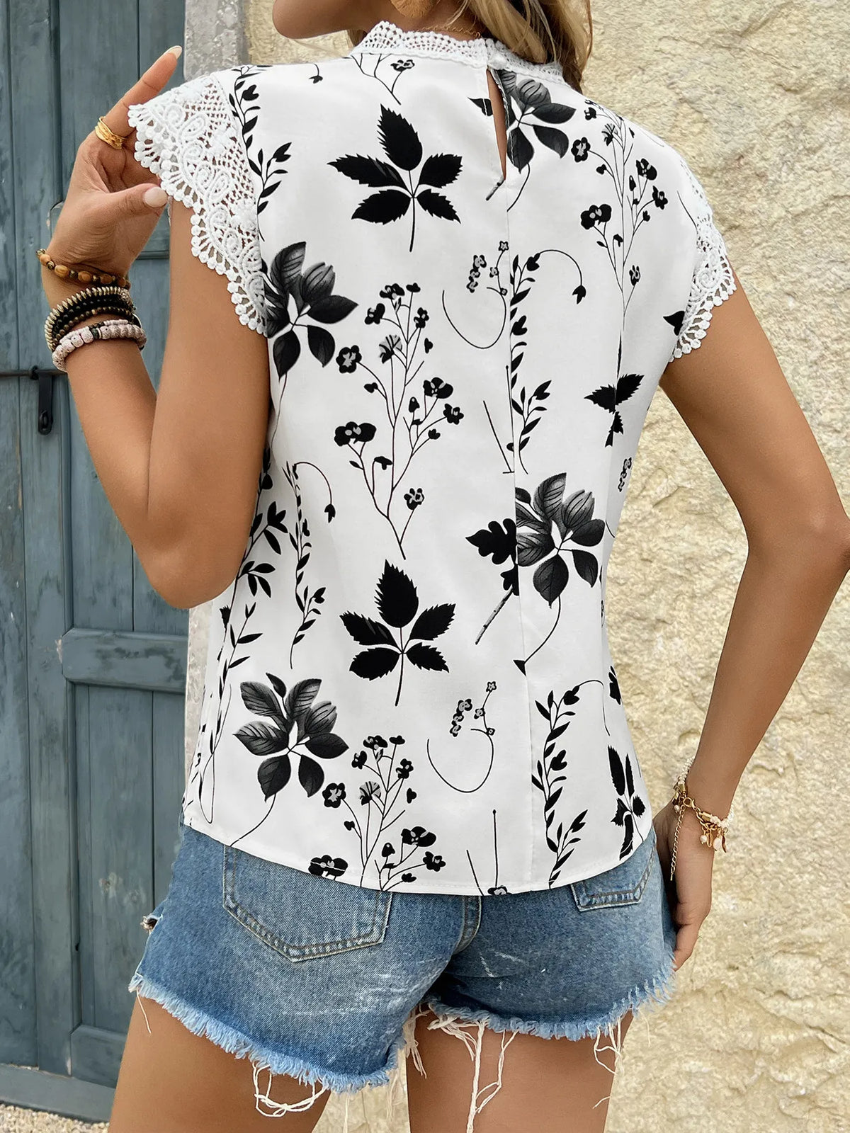 Lace Trim Sleeveless Blouse (24)