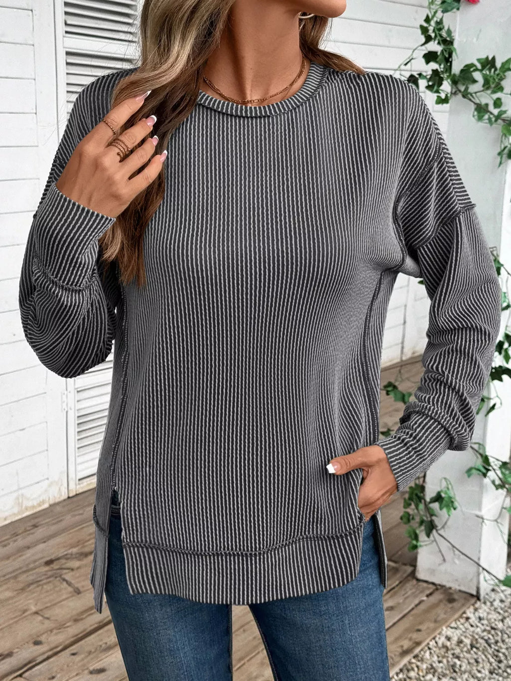 Side Slit Round Neck Sweatshirt (4)
