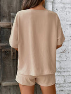 Relaxed Fit V-neck Top Shorts Two-piece Set (8)