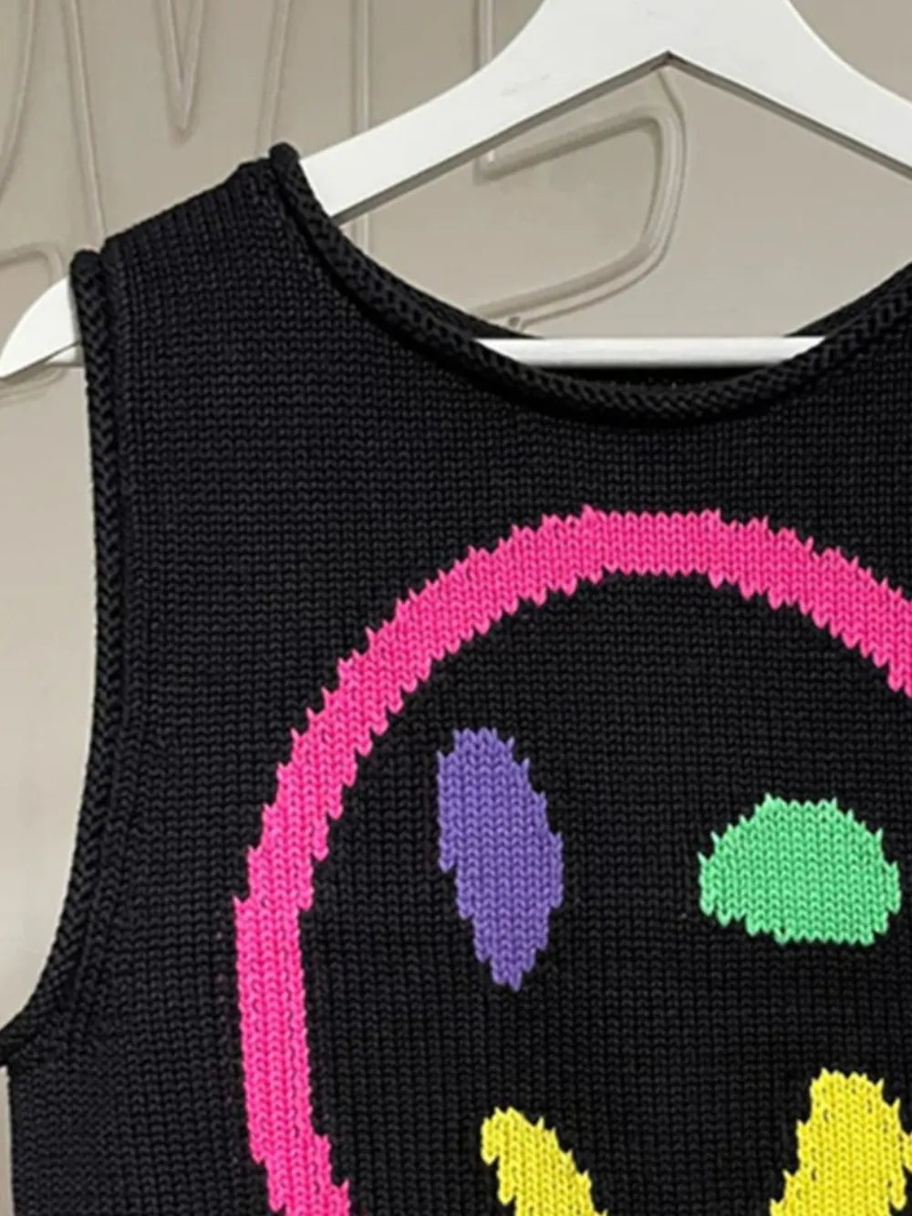 Smiley Round Neck Sweater Vest (9)