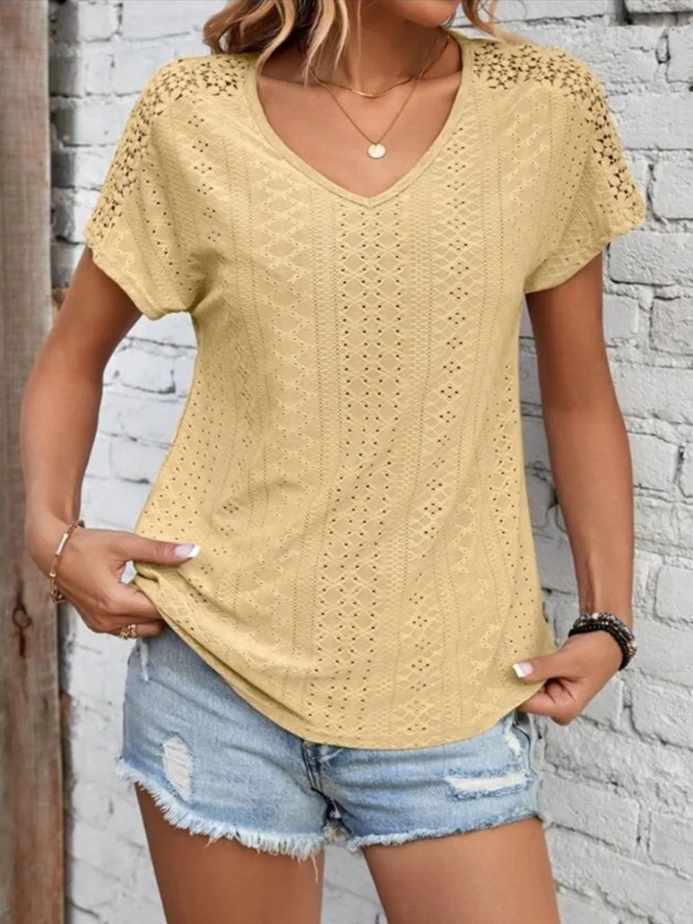 Eyelet V-neck Short Sleeve T-shirt (10)