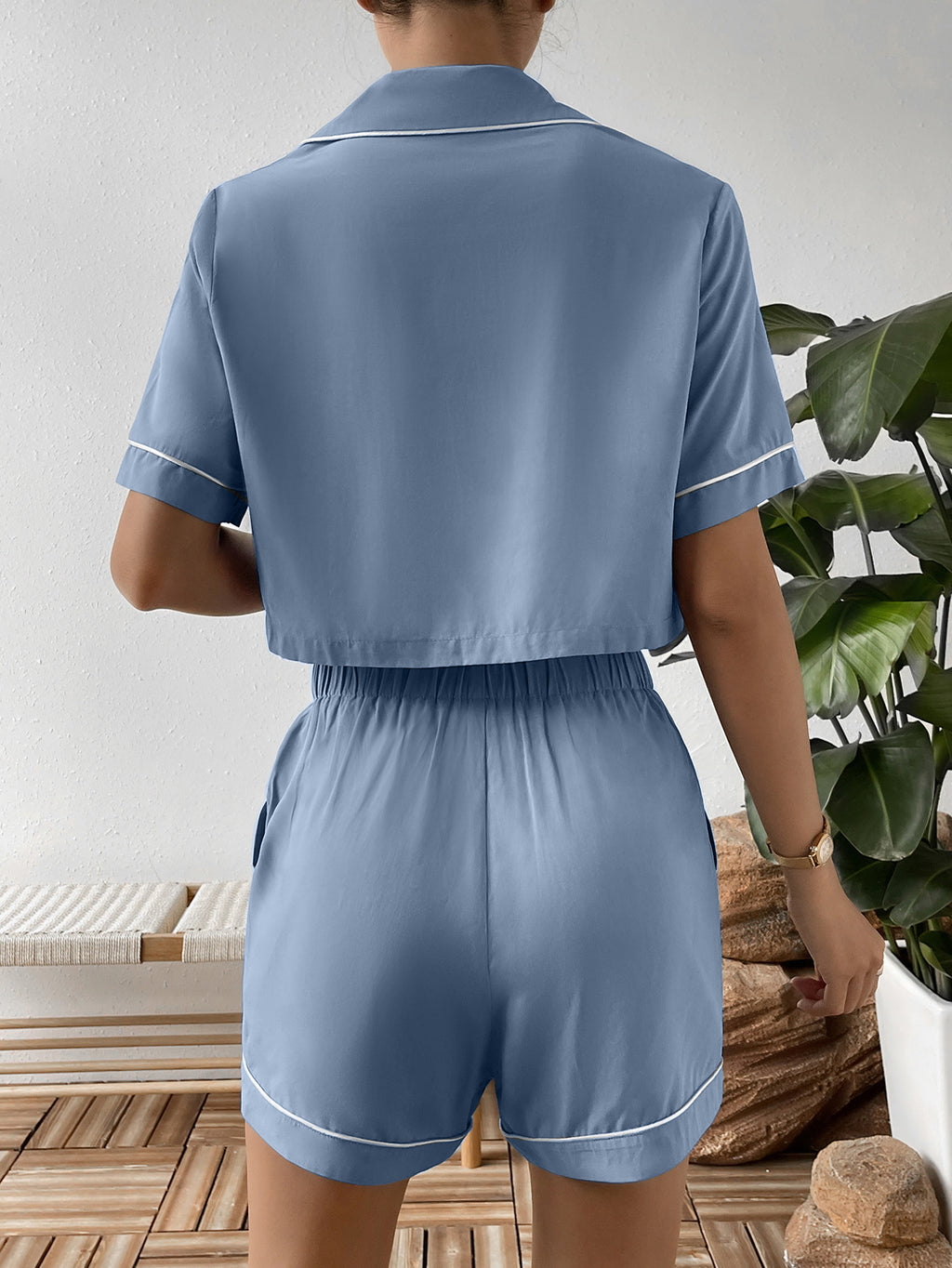 Contrast Lapel Collar Cropped Shirt Shorts Lounge Set (2)