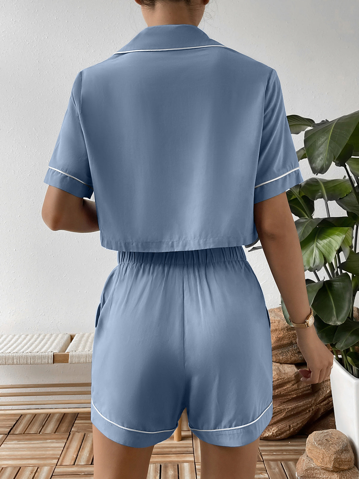 Contrast Lapel Collar Cropped Shirt Shorts Lounge Set (2)
