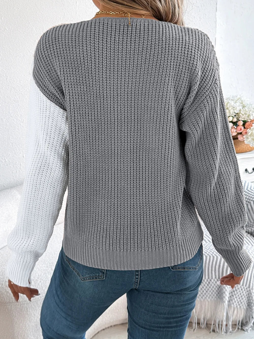 Two-tone V-neck Long Sleeve Sweater (14)