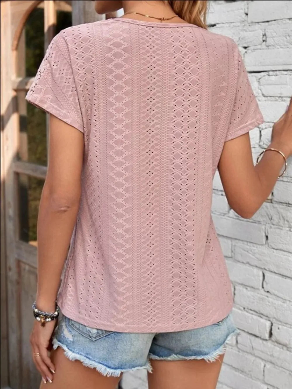 Eyelet V-neck Short Sleeve T-shirt (16)