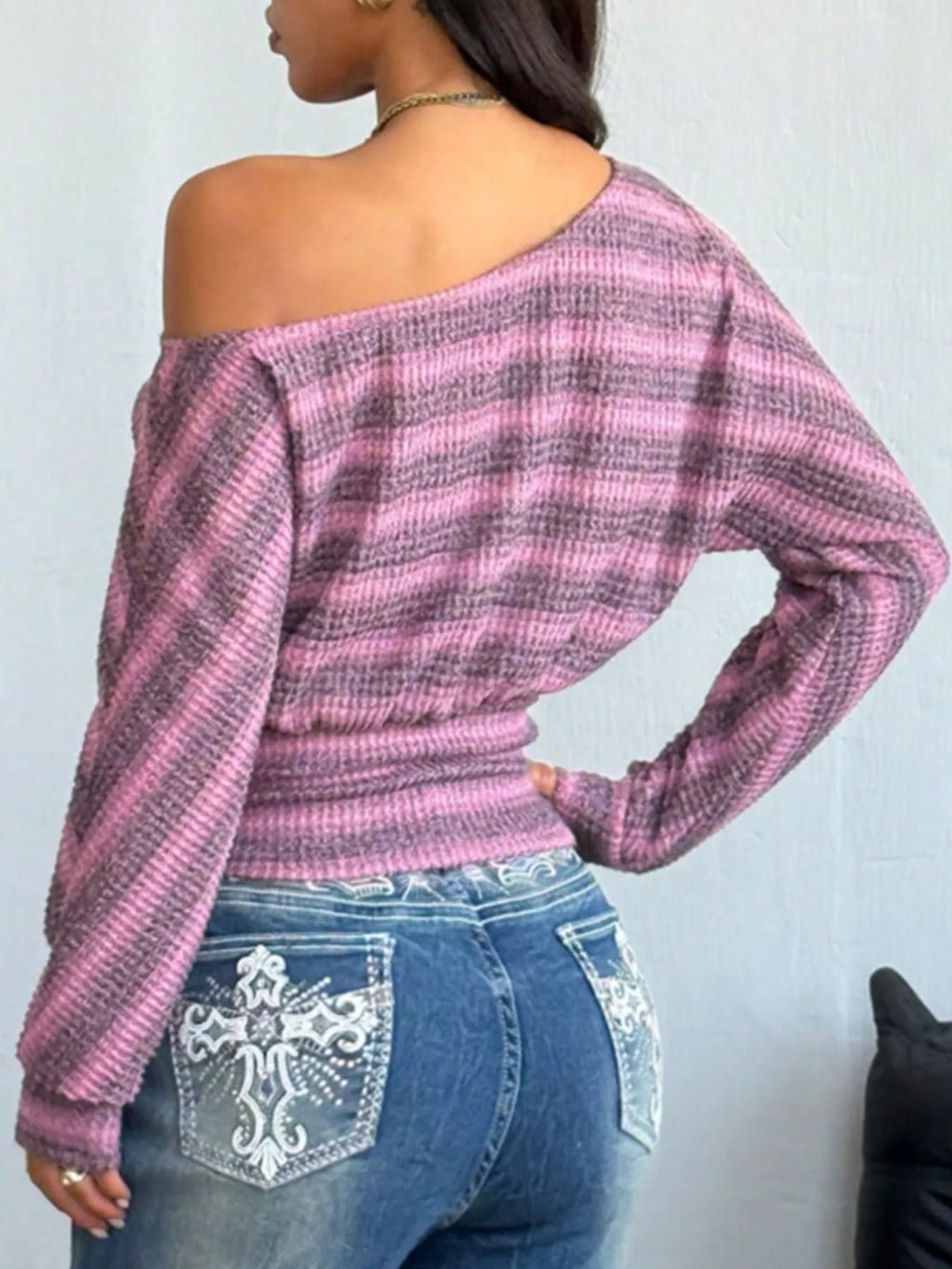 Off-shoulder Striped Cropped Knit Top (8)