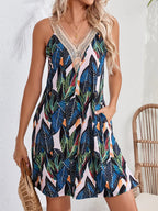Lace Detail Printed V-neck Sleeveless Dress (3)