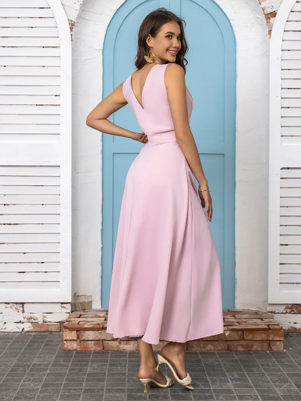 Full Size Slit V-neck Sleeveless Midi Dress (8)