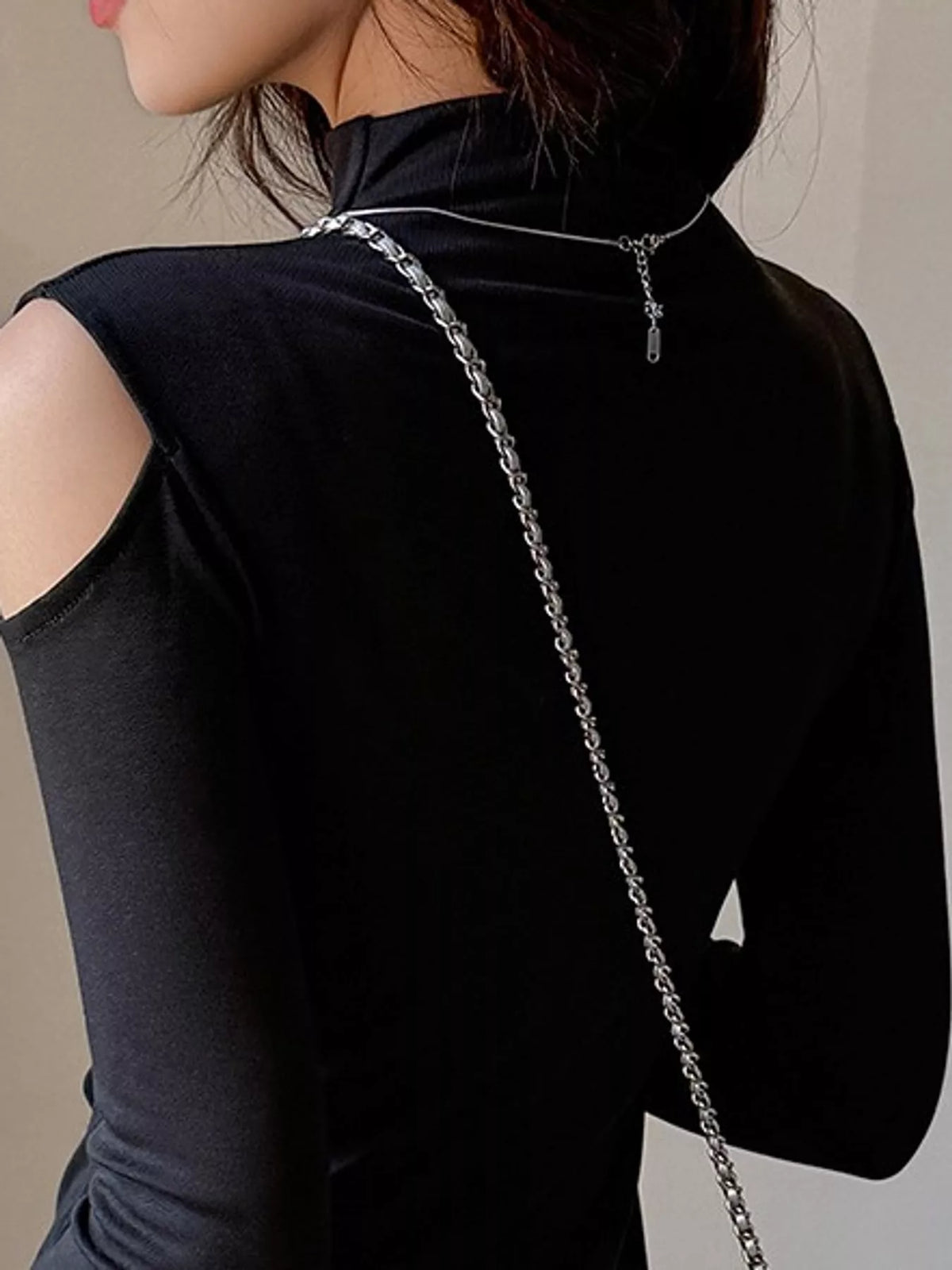 Mock Neck Cold-shoulder Slim-fit T-shirt (9)